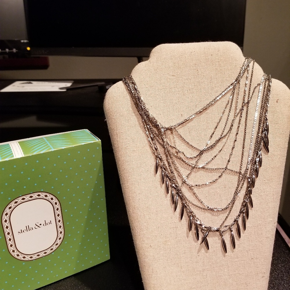 Stella and dot Lindsay necklace